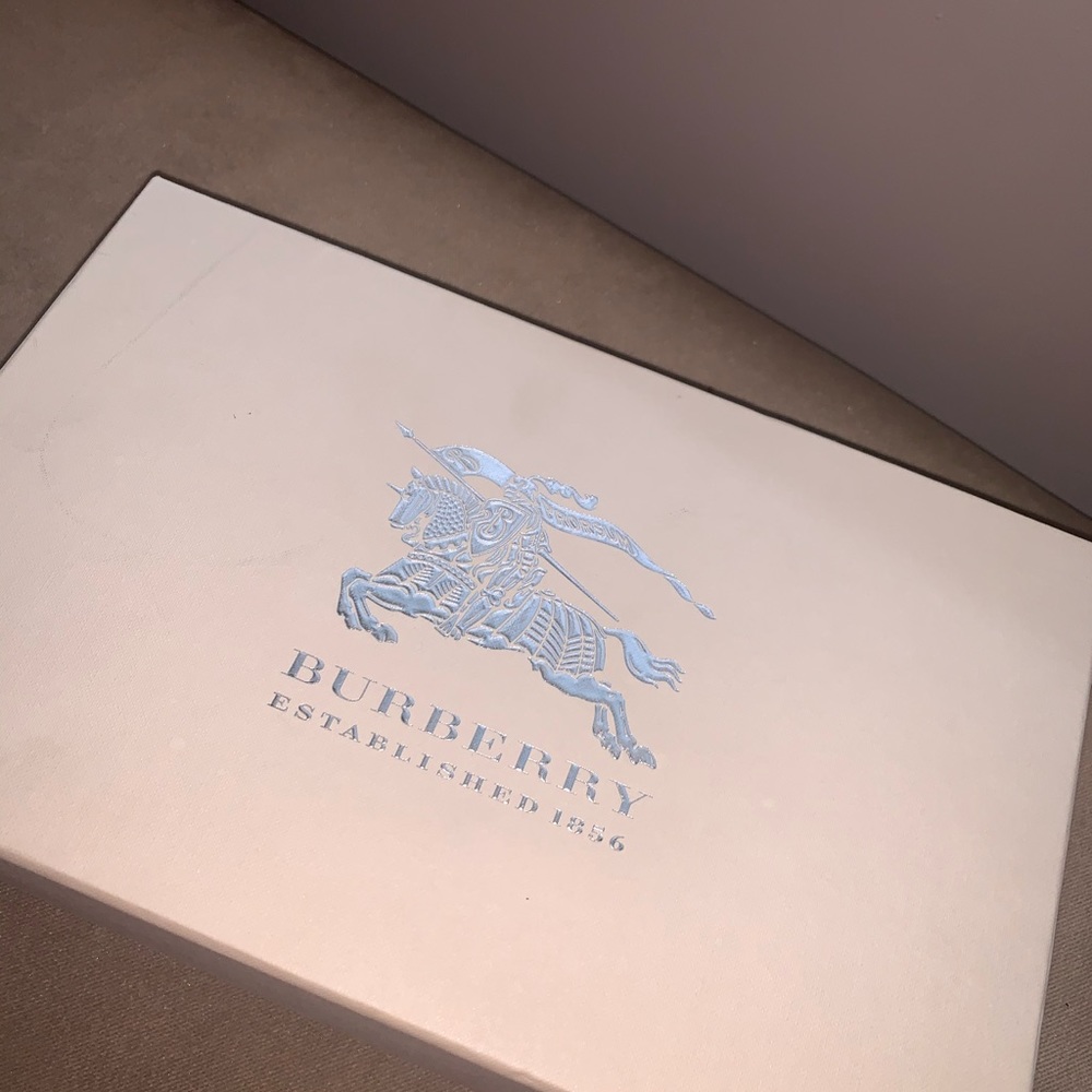 Authentic Burberry Yellow Sandal! - Picture 3 of 8